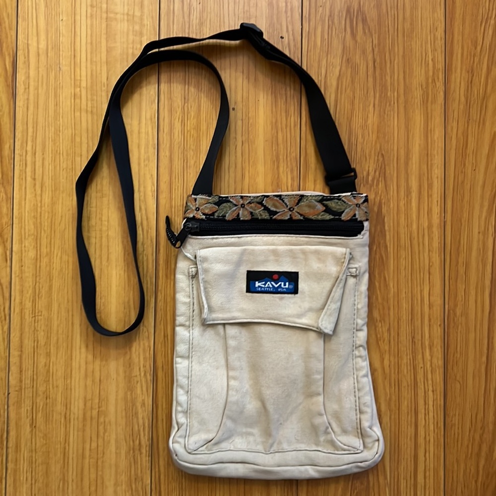 Kavu Seattle Crossbody khaki Bag Purse